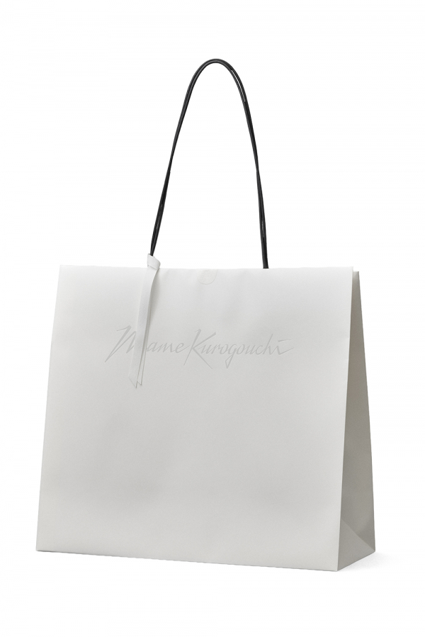 「Mame Kurogouchi」（2023）